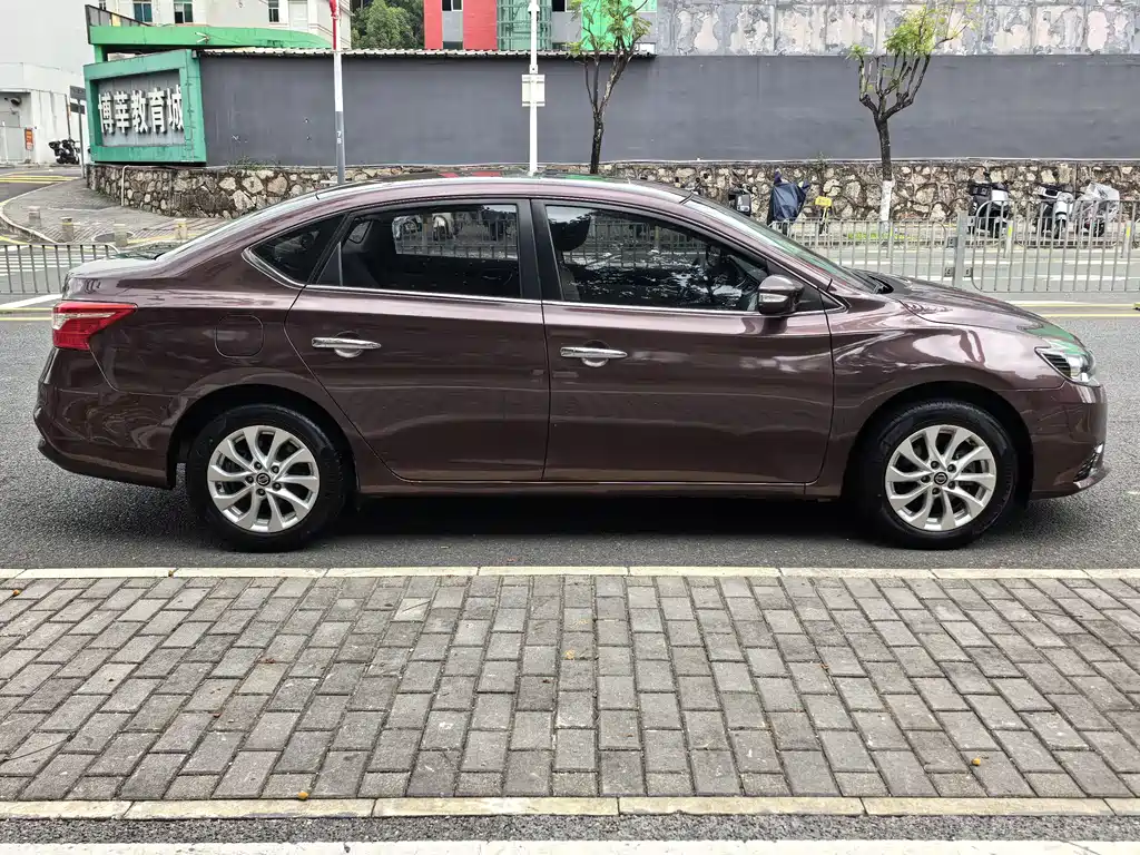 Sylphy 1.6 XV CVT Smart Enjoyment