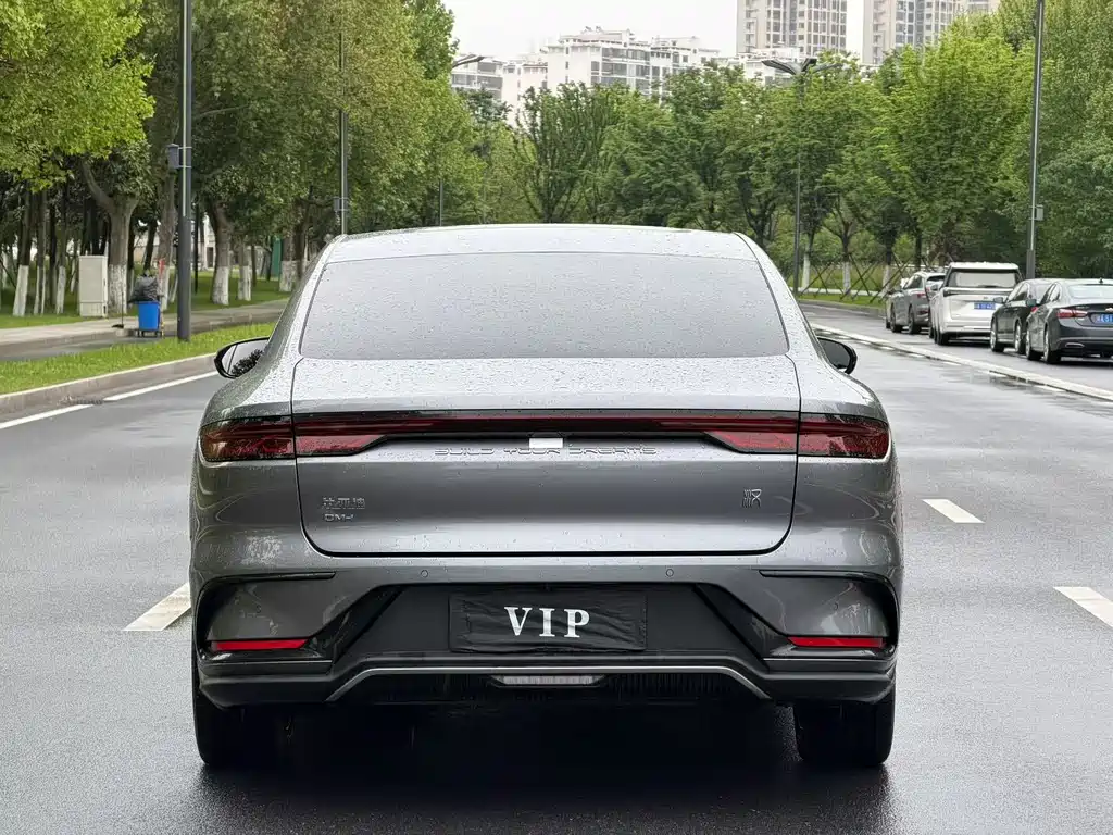 Han DM-i 121 KM Honored