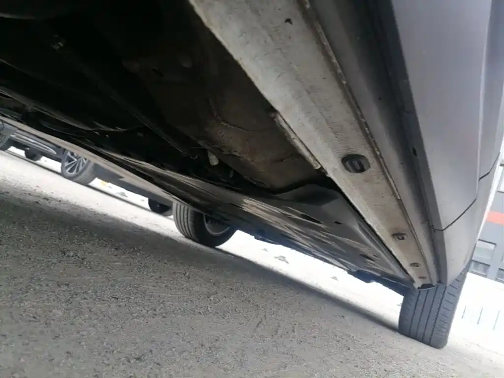 Jetta VS5 280 TSI Auto Progressive