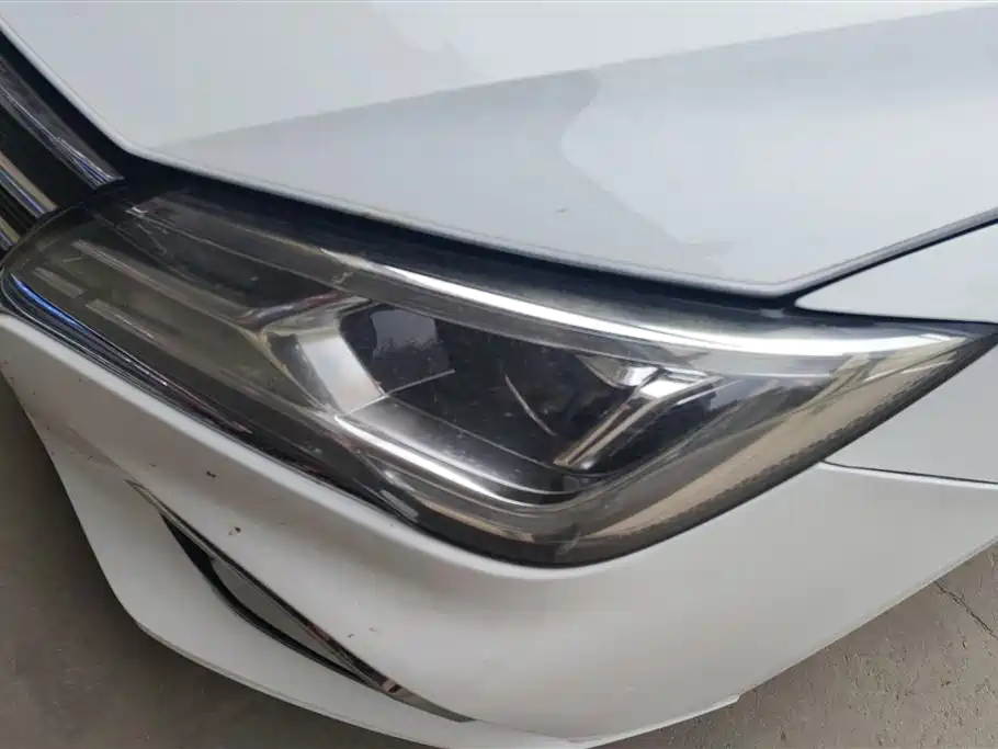 Roewe i5 1.5 L Auto 4 G Connected Leading Luxury