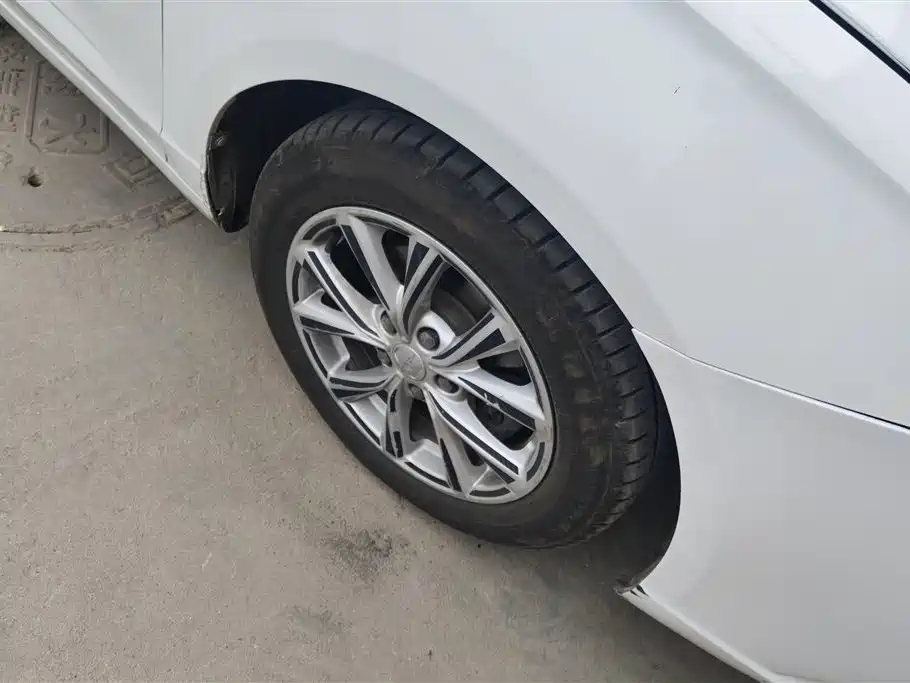 Roewe i5 1.5 L Auto 4 G Connected Leading Luxury