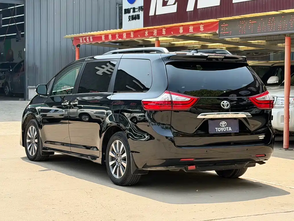 SIENNA 3.5 L Canada Spec