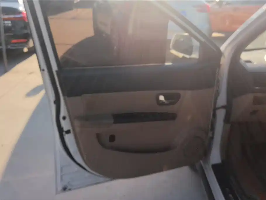 Wuling Hongguang 1.5 L S Luxury