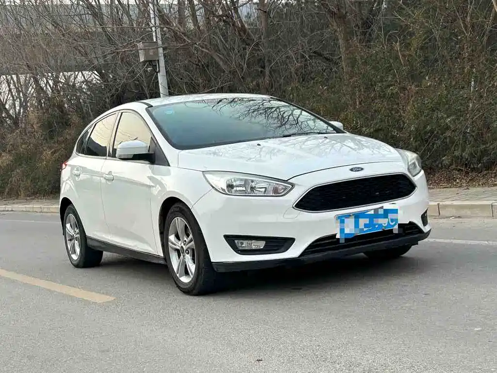 Focus Hatchback 1.6 L Auto Comfort Smart Travel