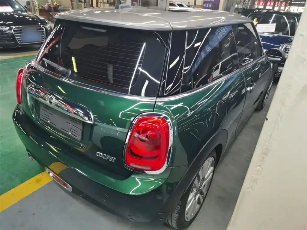 MINI 1.5 T COOPER SEVEN