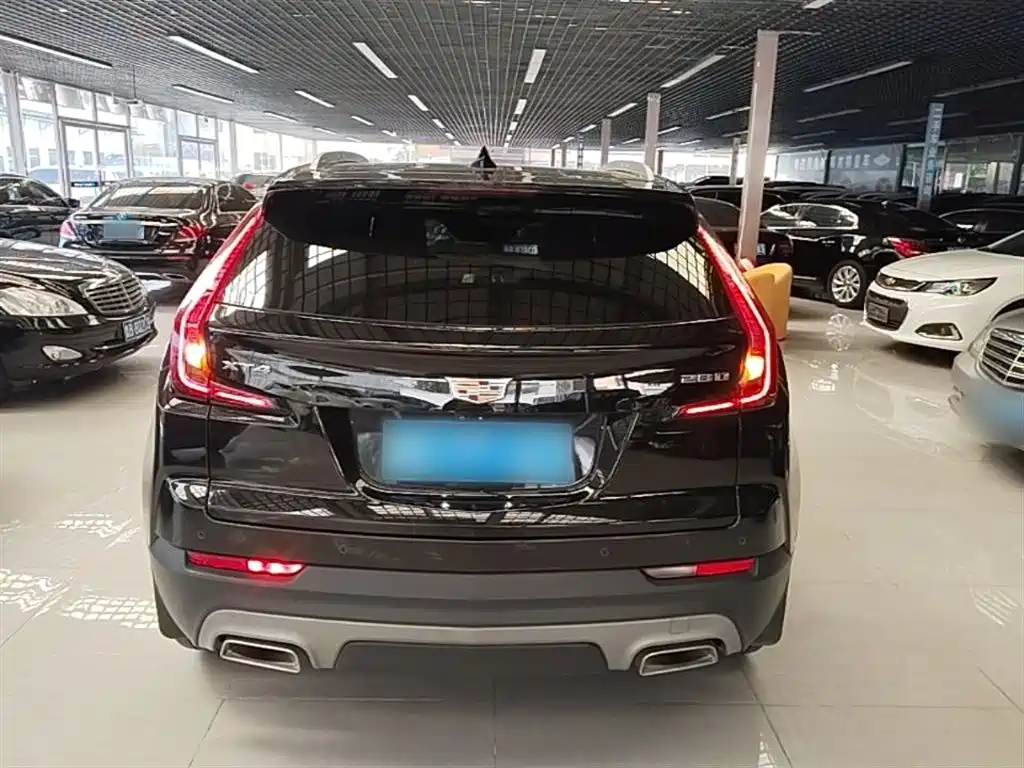 Cadillac XT4 28 T 2 WD Leading