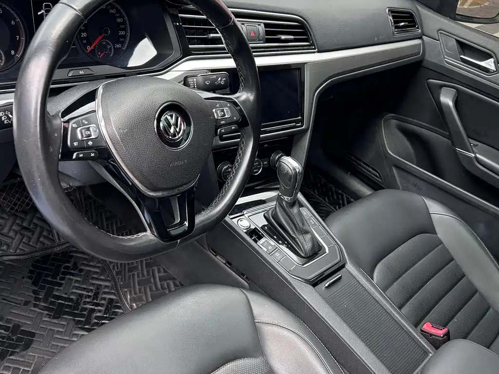 Lamando 280 TSI DSG Comfort