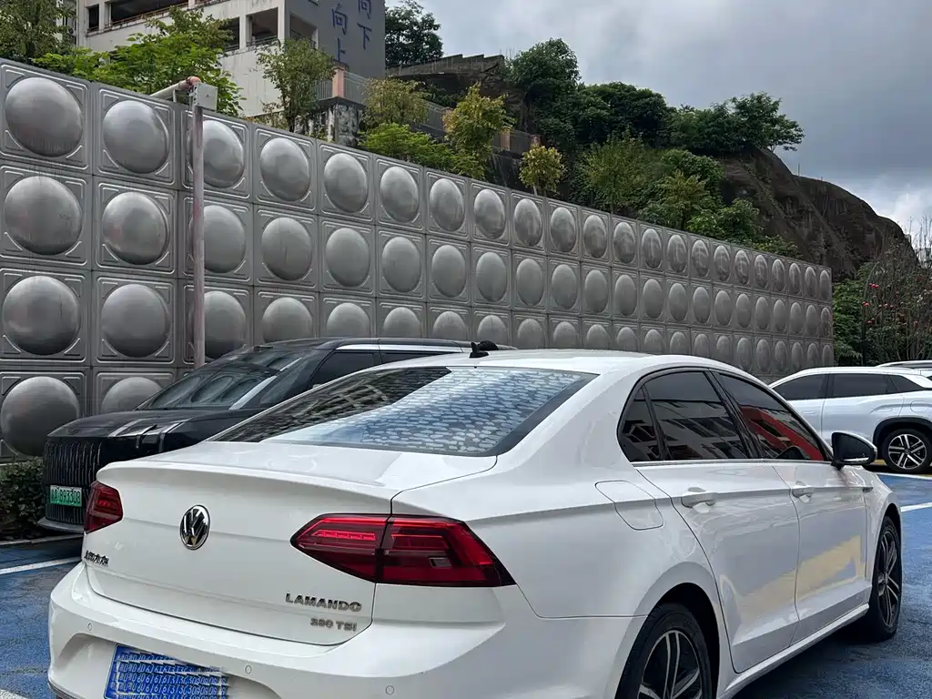 Lamando 280 TSI DSG Comfort