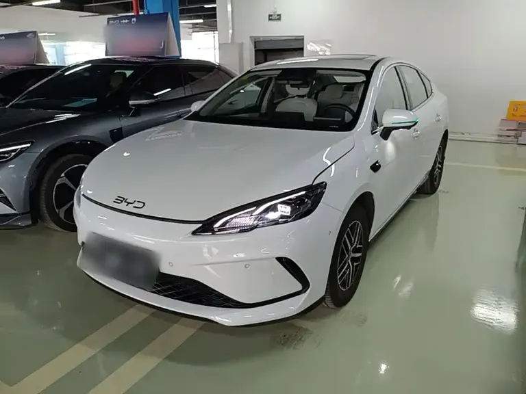 BYD Seal 05 DM-i DM-i Smart Drive 120 KM Flagship