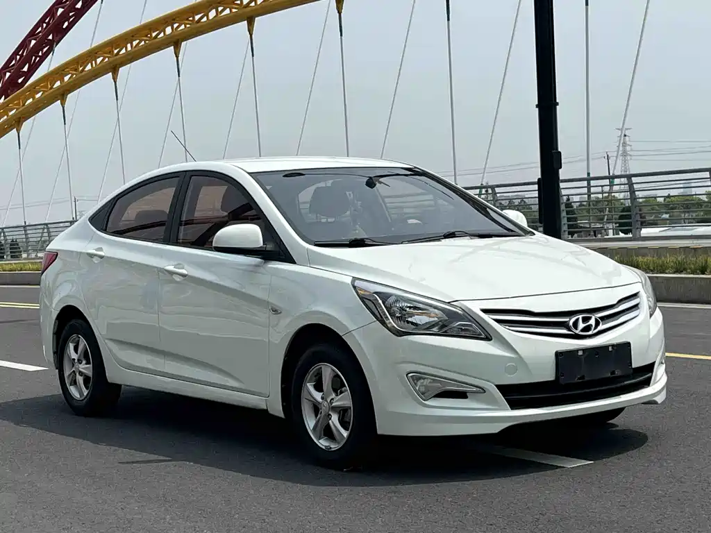 Accent 1.4 L Auto Intelligent GLS