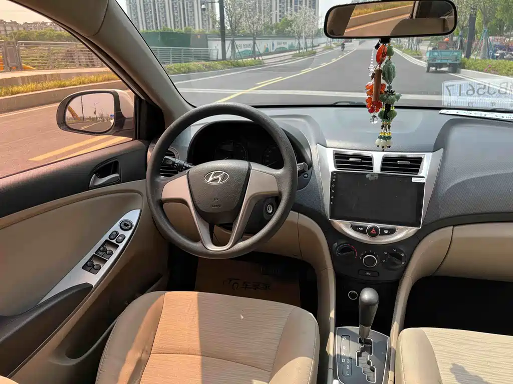 Accent 1.4 L Auto Intelligent GLS