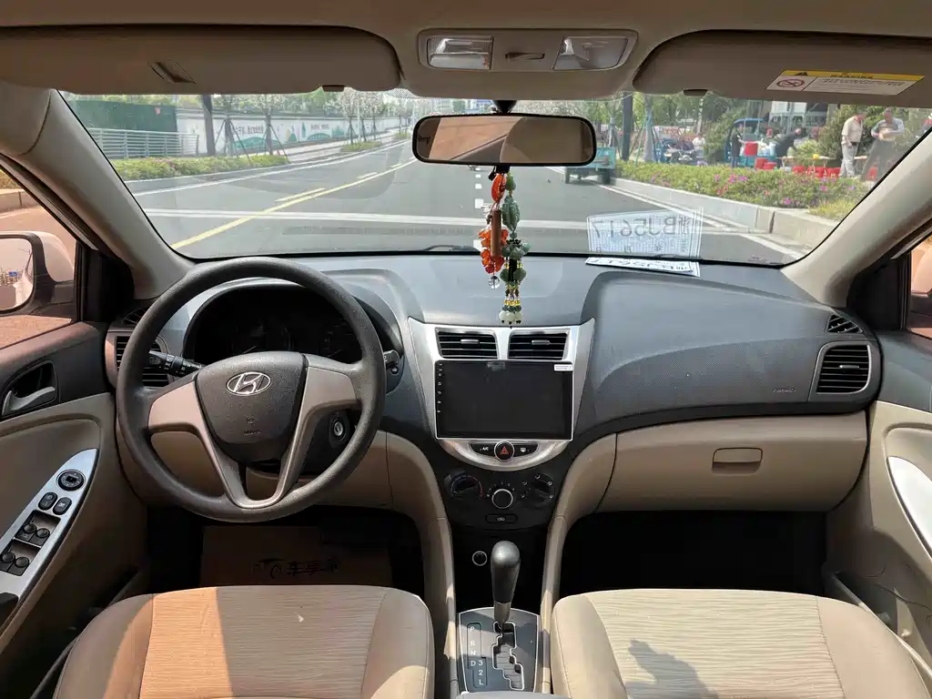 Accent 1.4 L Auto Intelligent GLS