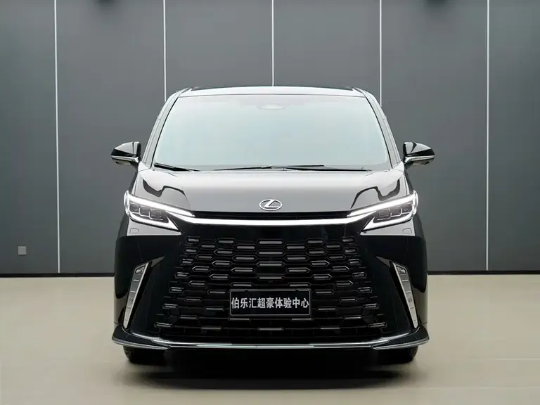 Lexus LM 500 h 6-seat Supreme