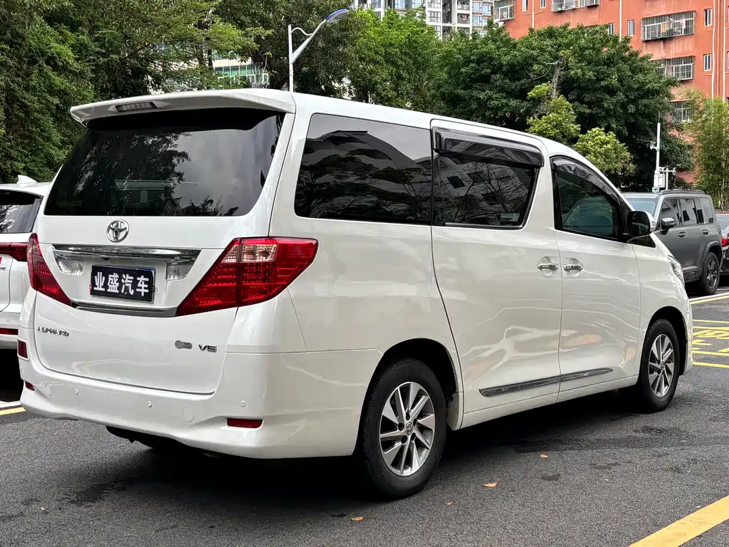 Alphard 3.5 L Luxury