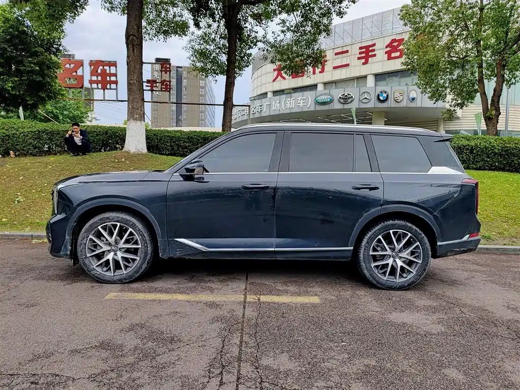 GAC Trumpchi GS8 Navigator Series 2.0 TGDI 2 WD Luxury Connected (7-seat)