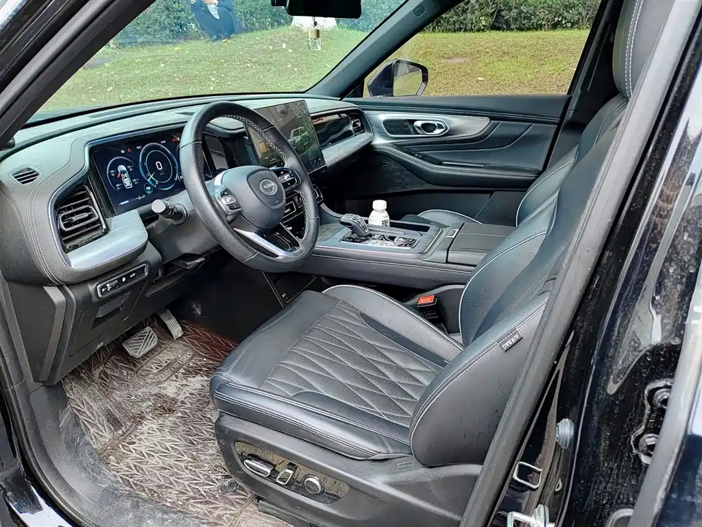 GAC Trumpchi GS8 Navigator Series 2.0 TGDI 2 WD Luxury Connected (7-seat)