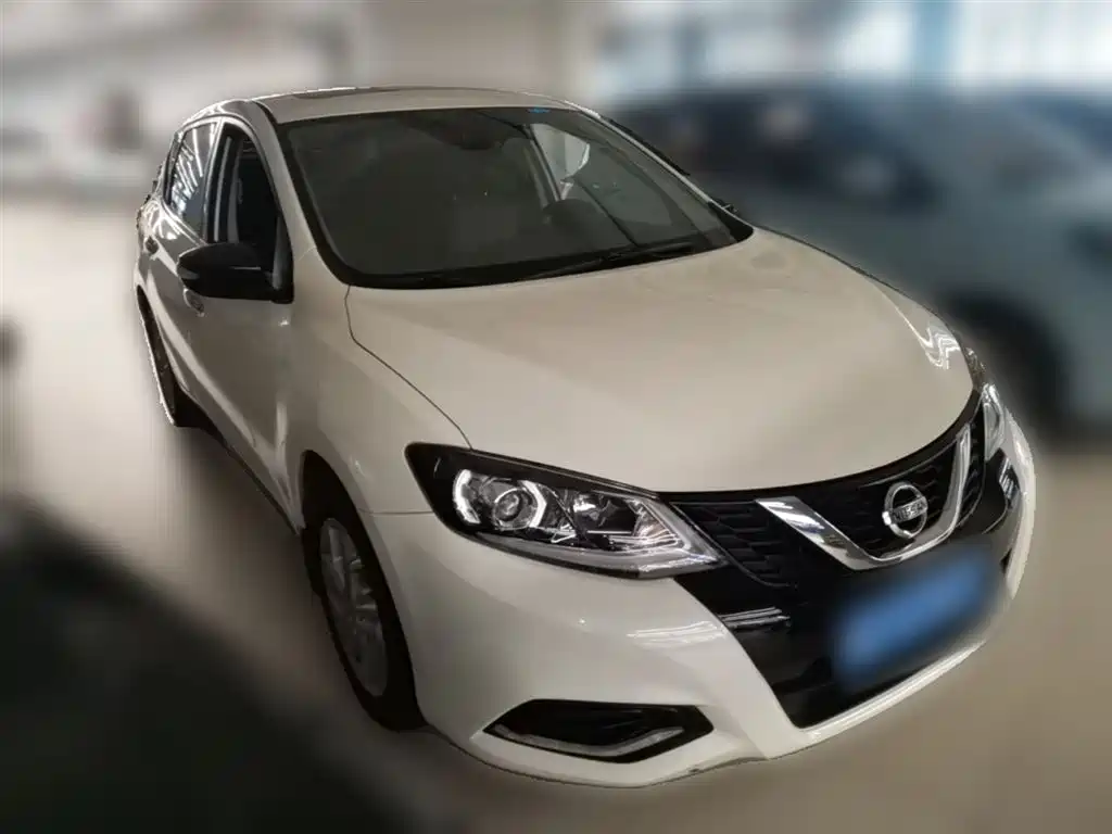 Tiida 1.6 L CVT Smart Travel