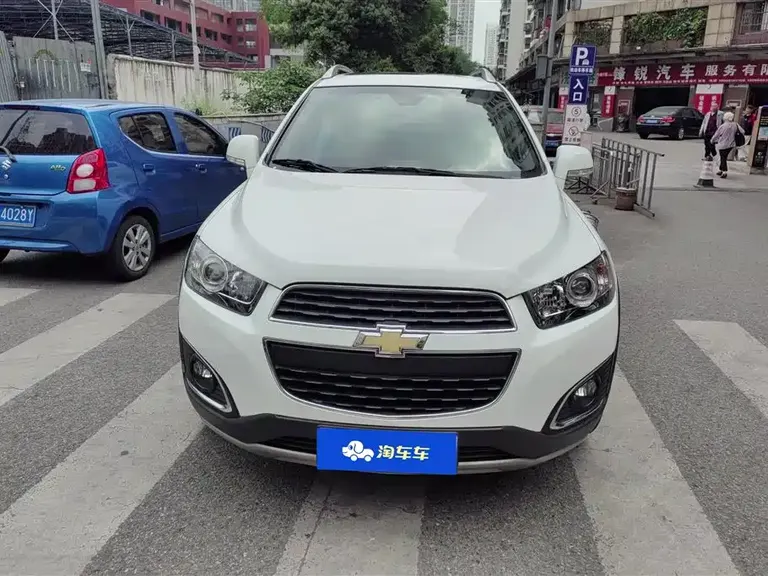 Chevrolet Captiva 2.4 L 4 WD Flagship 7-seat