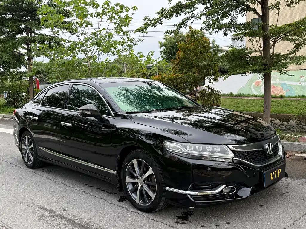 Spirior 2.4 L Distinguished
