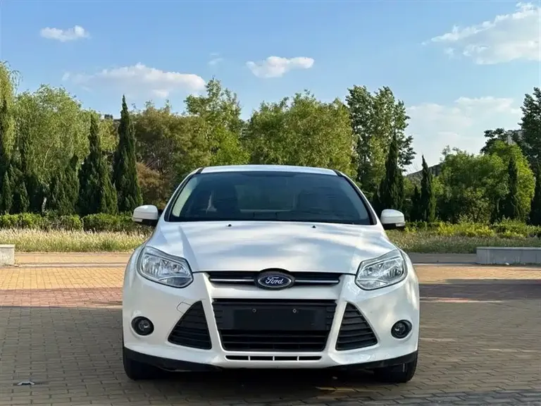 Ford Focus Sedan 1.6 L Manual Comfort
