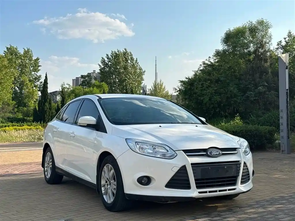 Focus Sedan 1.6 L Manual Comfort