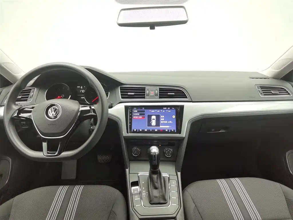 Lamando 230 TSI DSG Style