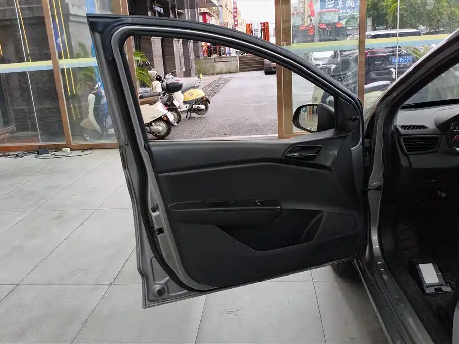 Baojun 310 W 1.5 L Auto Power Enjoyment CN-VI