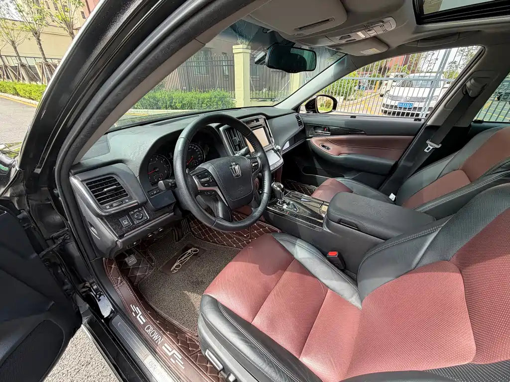 Crown 2.0 T Sport