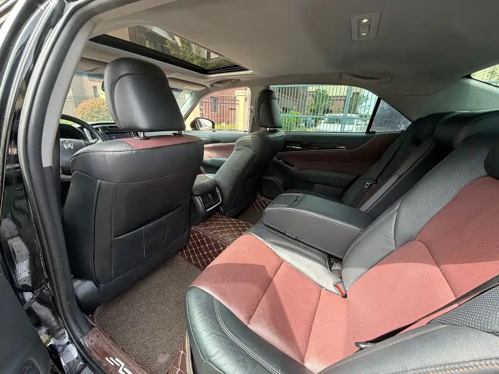 Crown 2.0 T Sport