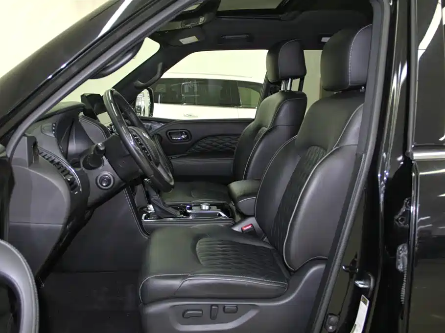 Infiniti QX80 英菲尼迪QX80 2022款 5.6 L 加规版