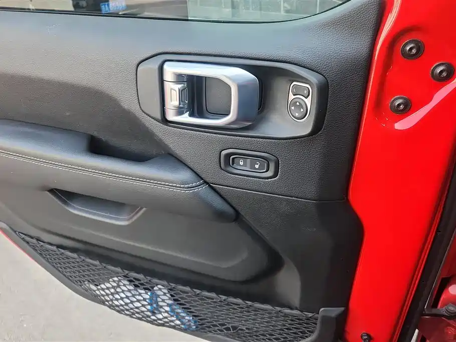 Wrangler NEV 4-door 2.0 T 4 xe Sahara