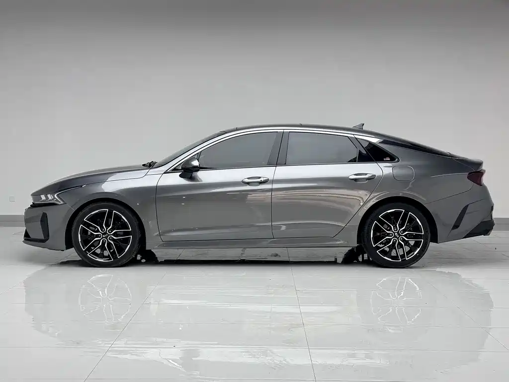 Kia K5 380 T GT-Line Flagship