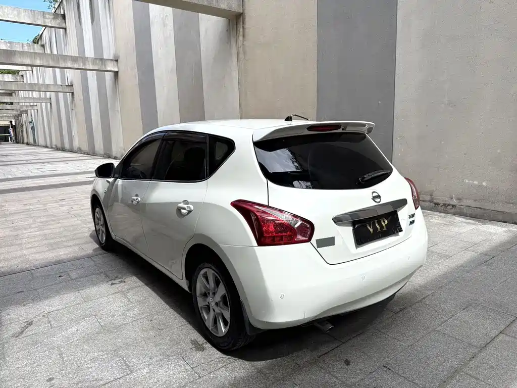 Tiida 1.6 L CVT Luxury