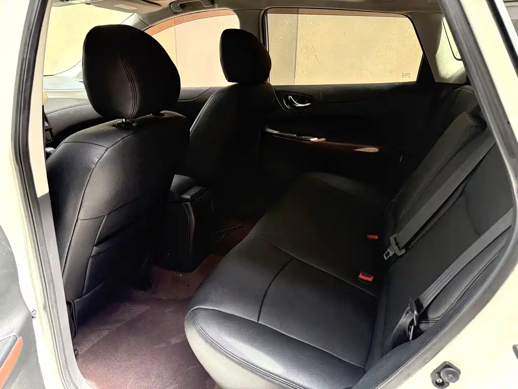 Tiida 1.6 L CVT Luxury