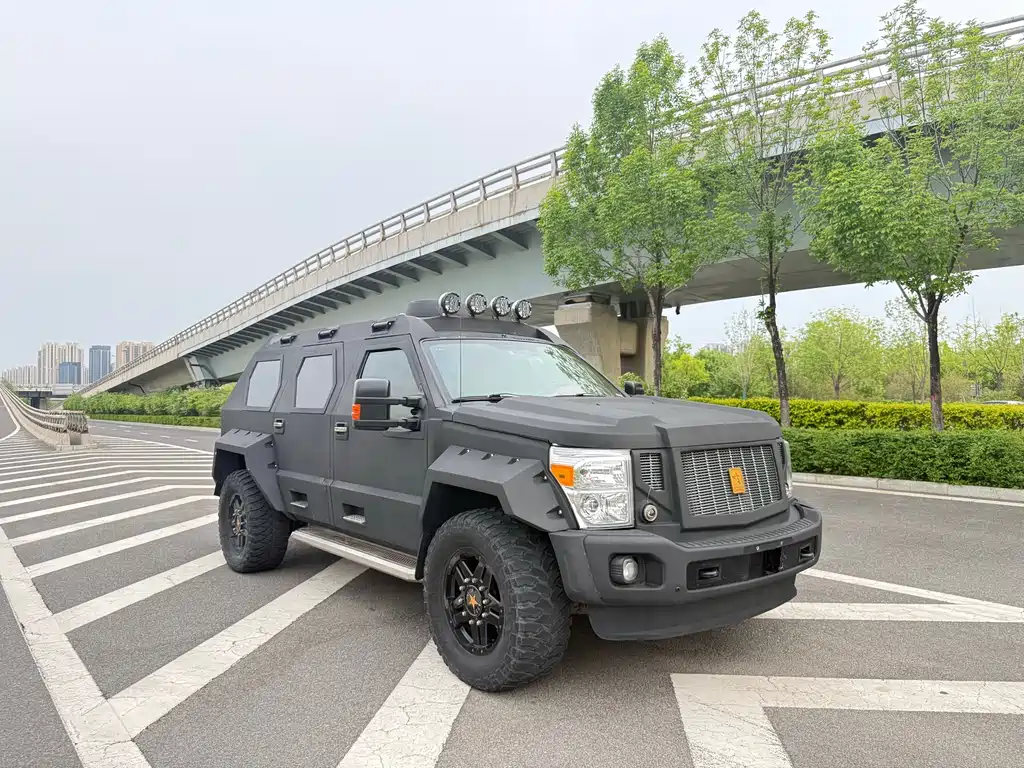 Zhanche 战车 2014款 6.8 L 自动