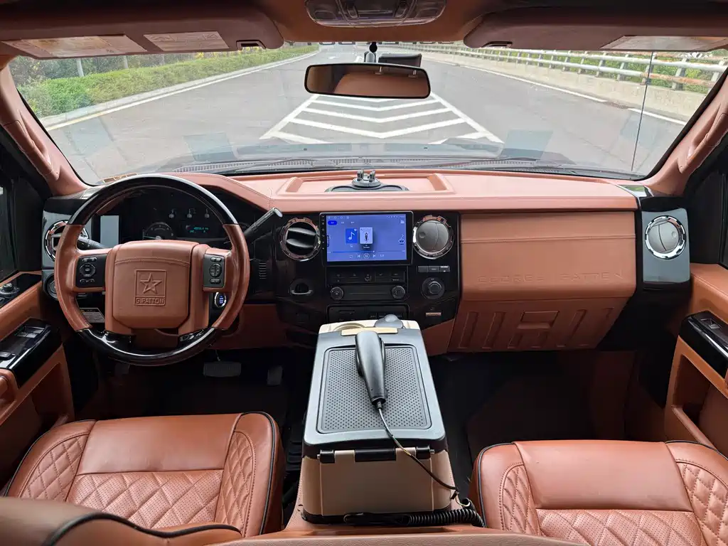Zhanche 战车 2014款 6.8 L 自动