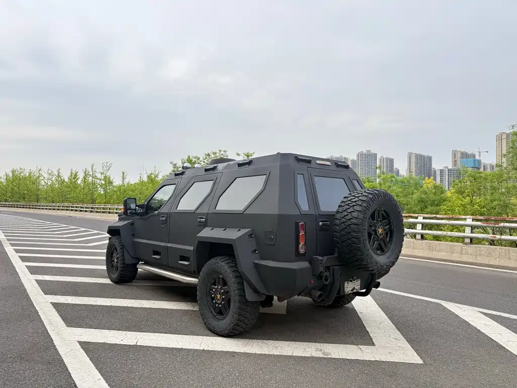 Zhanche 战车 2014款 6.8 L 自动
