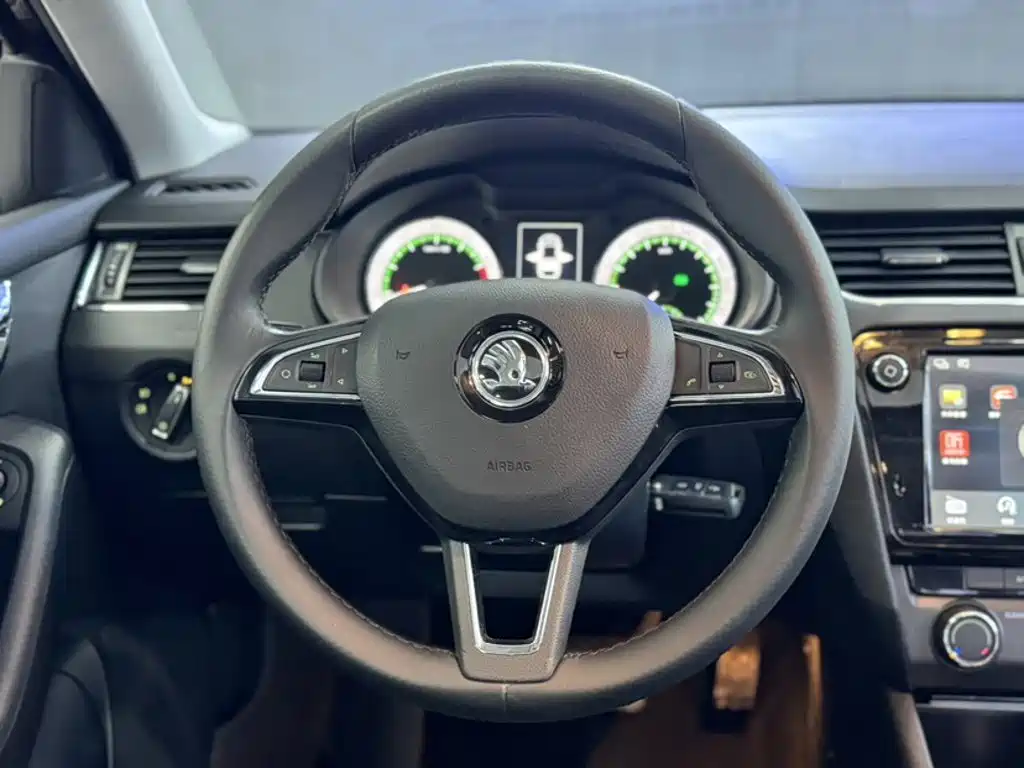 Octavia TSI280 DSG Luxury