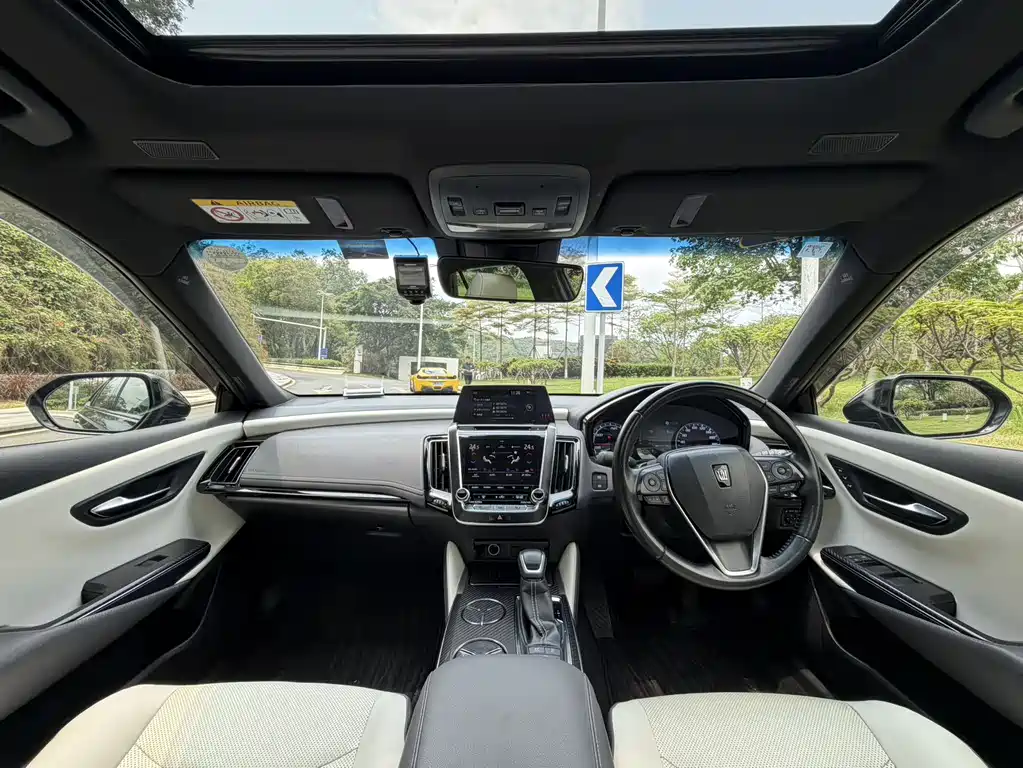 Crown (Import) 皇冠进口 2026款 3.5 L 自动