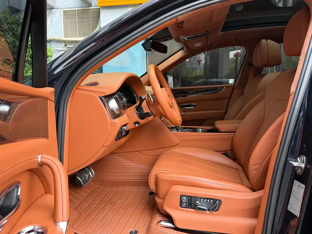 Bentayga 添越 2018款 4.0 T 柴油版