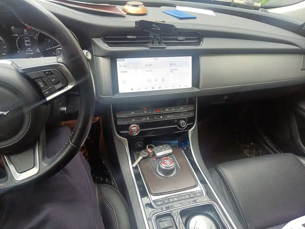 Jaguar XFL XFL 2.0 T 200 PS 2 WD Elite