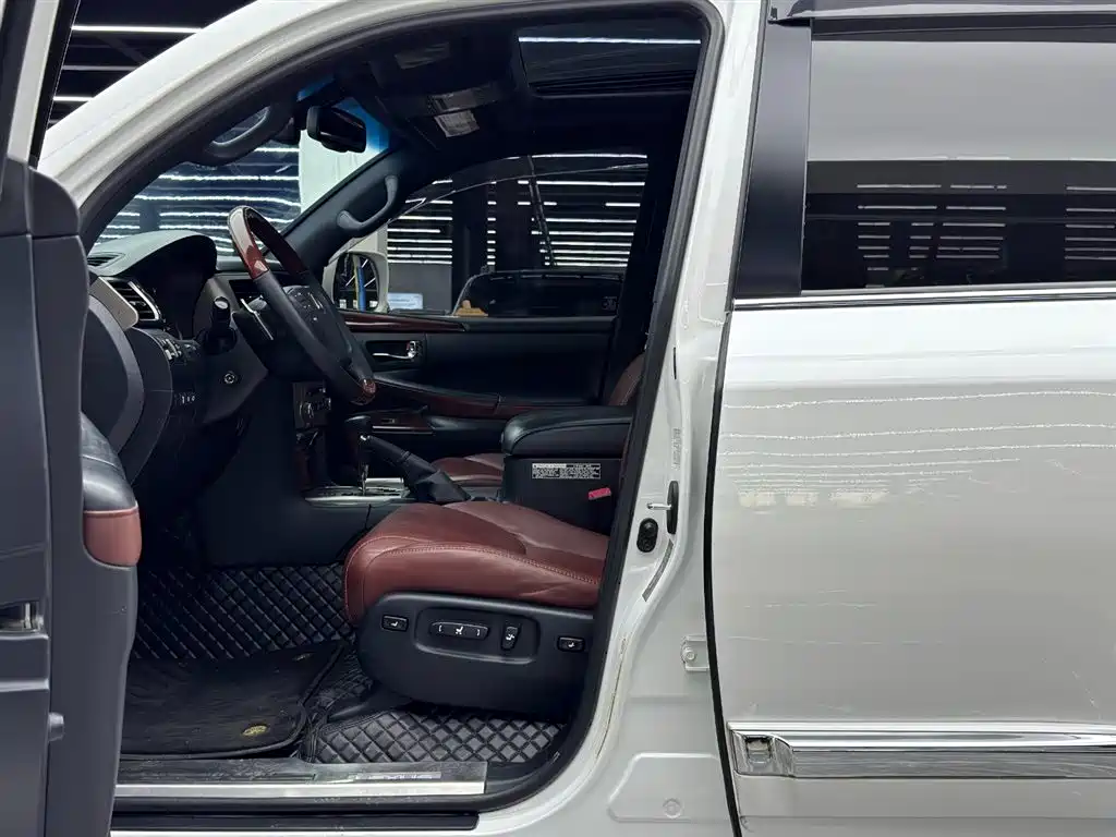 Lexus LX LX570 Middle East