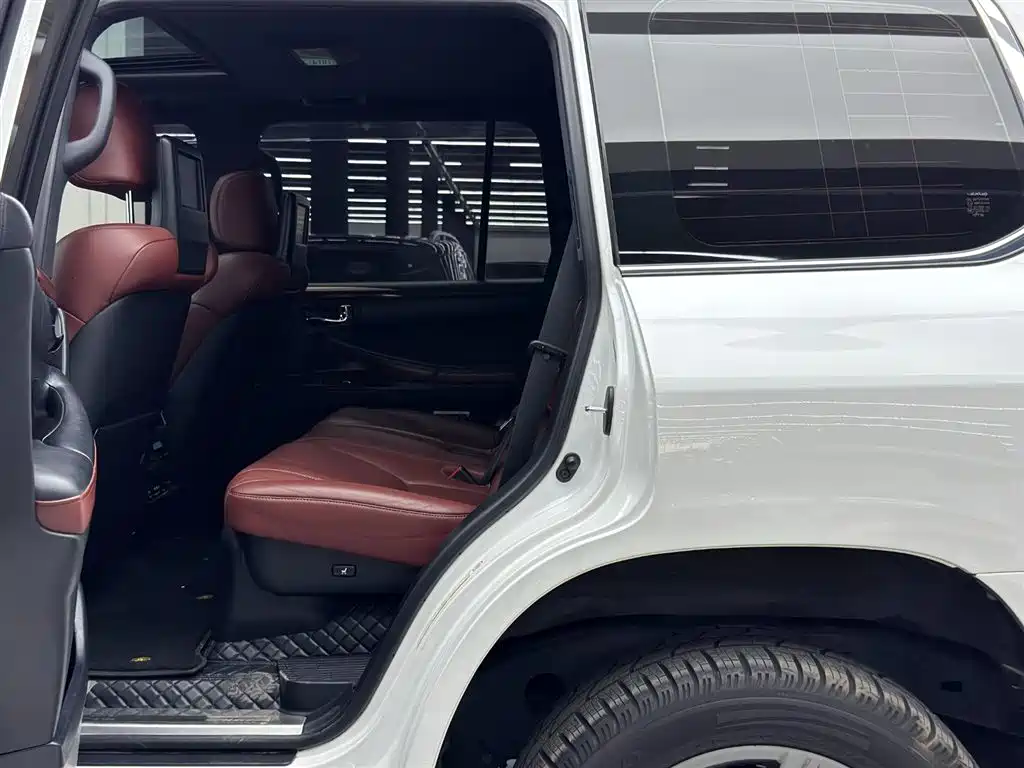 Lexus LX LX570 Middle East