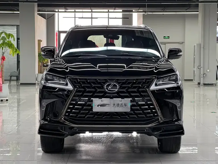 Lexus LX 570 Canada Spec