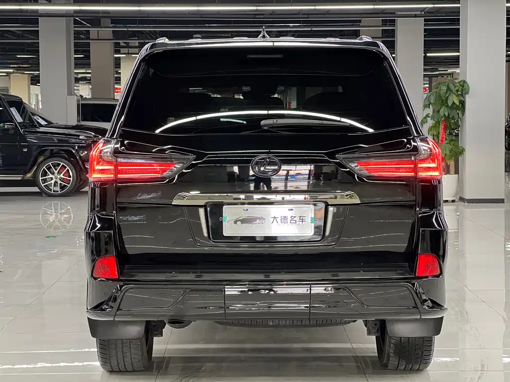 Lexus LX 570 Canada Spec