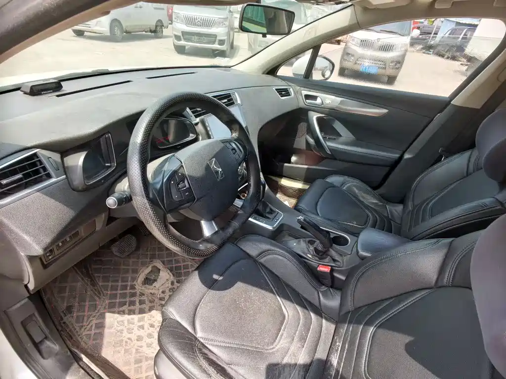 DS 5 LS 1.6 T Style THP160