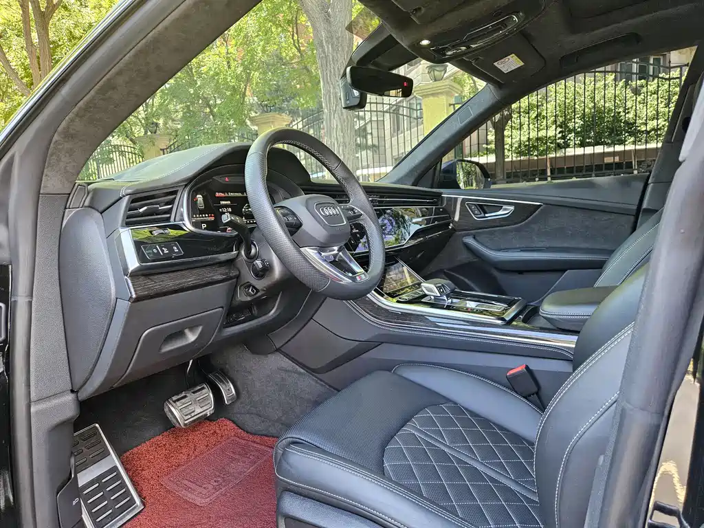 Audi Q8 55 TFSI Premium Dynamic