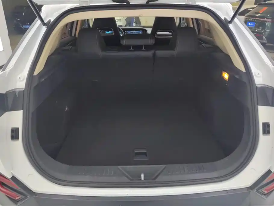 Besturn T77 230 TID Auto Premium CN-V