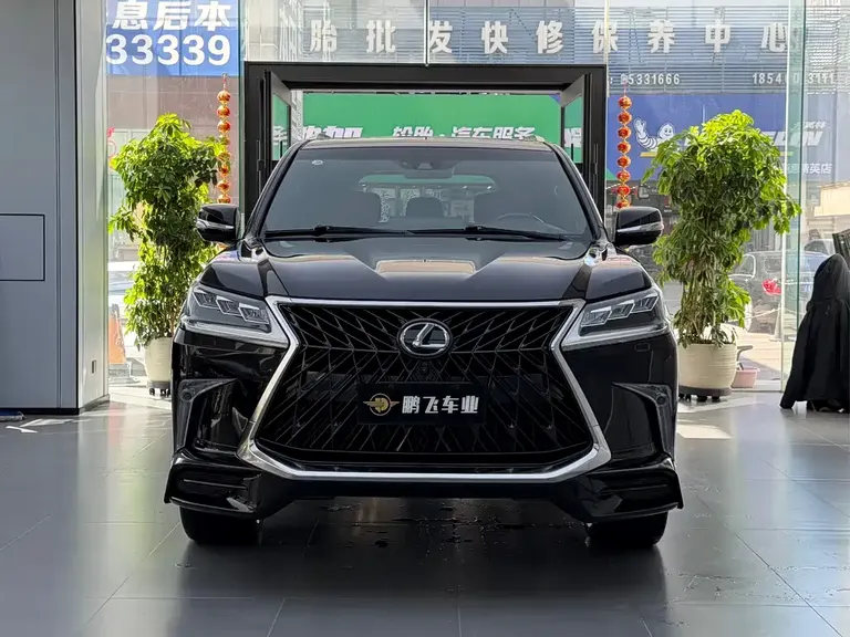 Lexus LX 570 Canada Spec