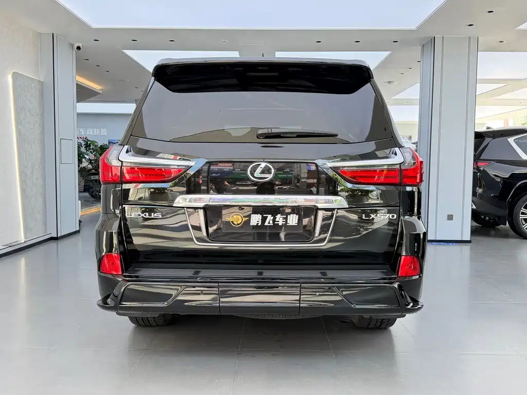Lexus LX 570 Canada Spec